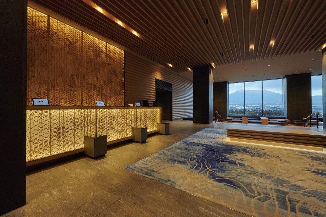 HOTEL CLAD