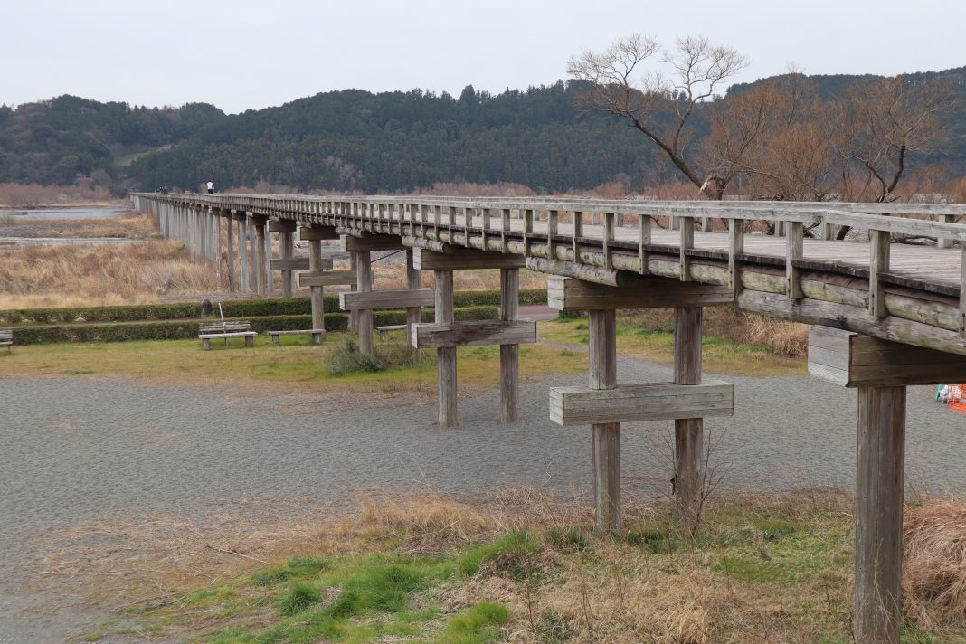 木造歩道橋としては世界最長の蓬莱橋