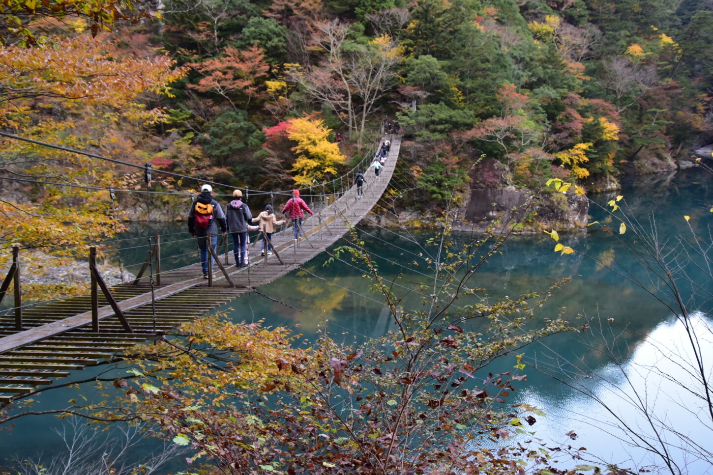 死ぬまでに渡りたい 夢のつり橋 で有名な寸又峡の紅葉狩りをレポート 静岡県観光公式ブログ