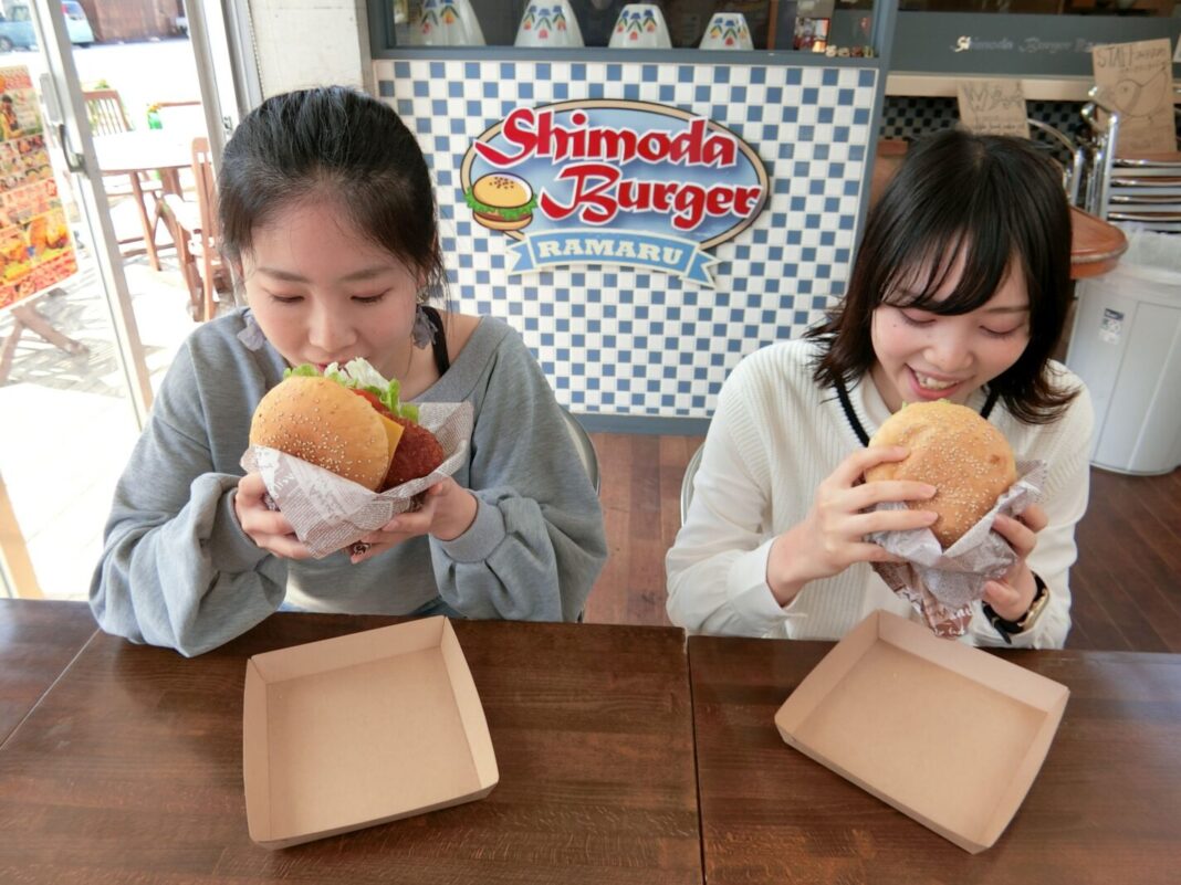 「Cafe&Hamburger Ra-maru」の下田バーガー