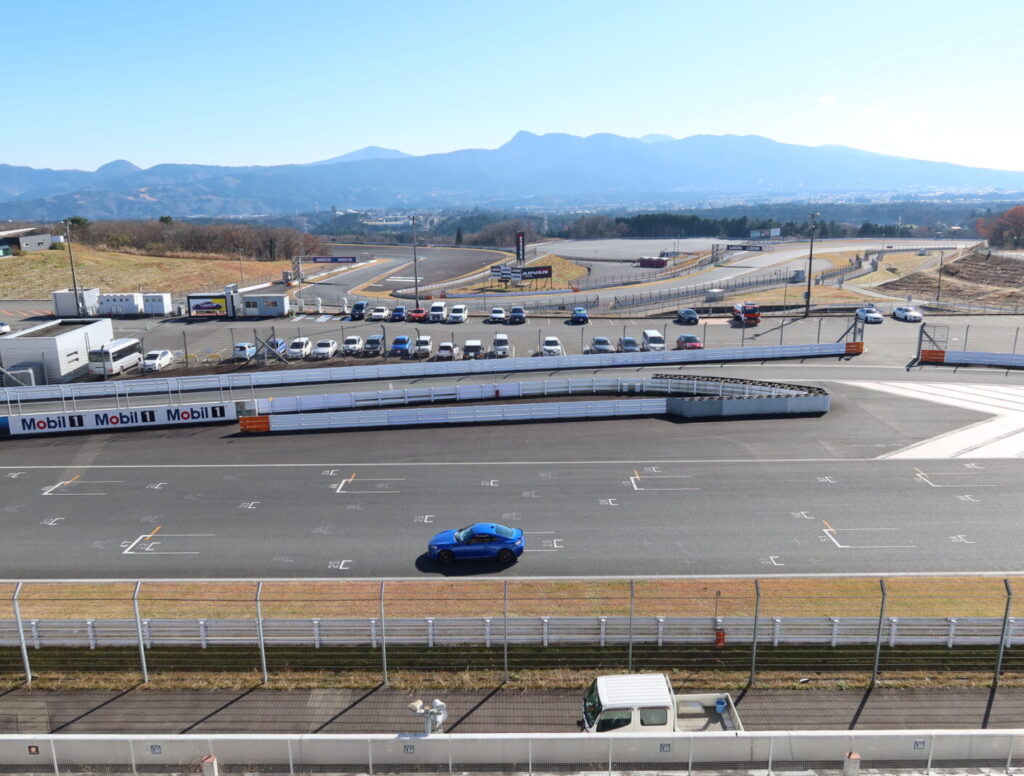 世界水準のレーシングコースを体験走行 富士スピードウェイでレーサー気分を味わおう 静岡県観光公式ブログ
